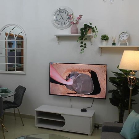 Newly Furnished One Bedroom Apartment Next To Metro & Beach In Marina Residence Ντουμπάι Εξωτερικό φωτογραφία